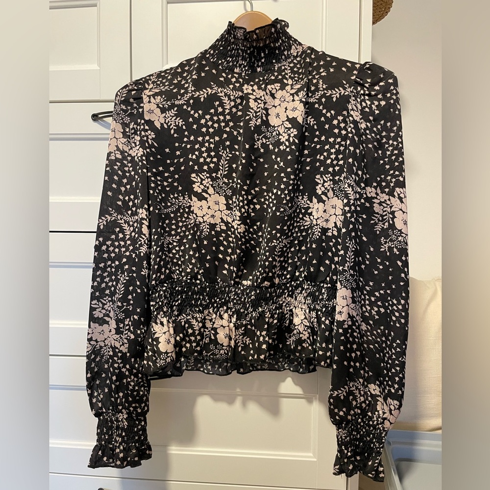 Women’s XS Black/Beige dressy top